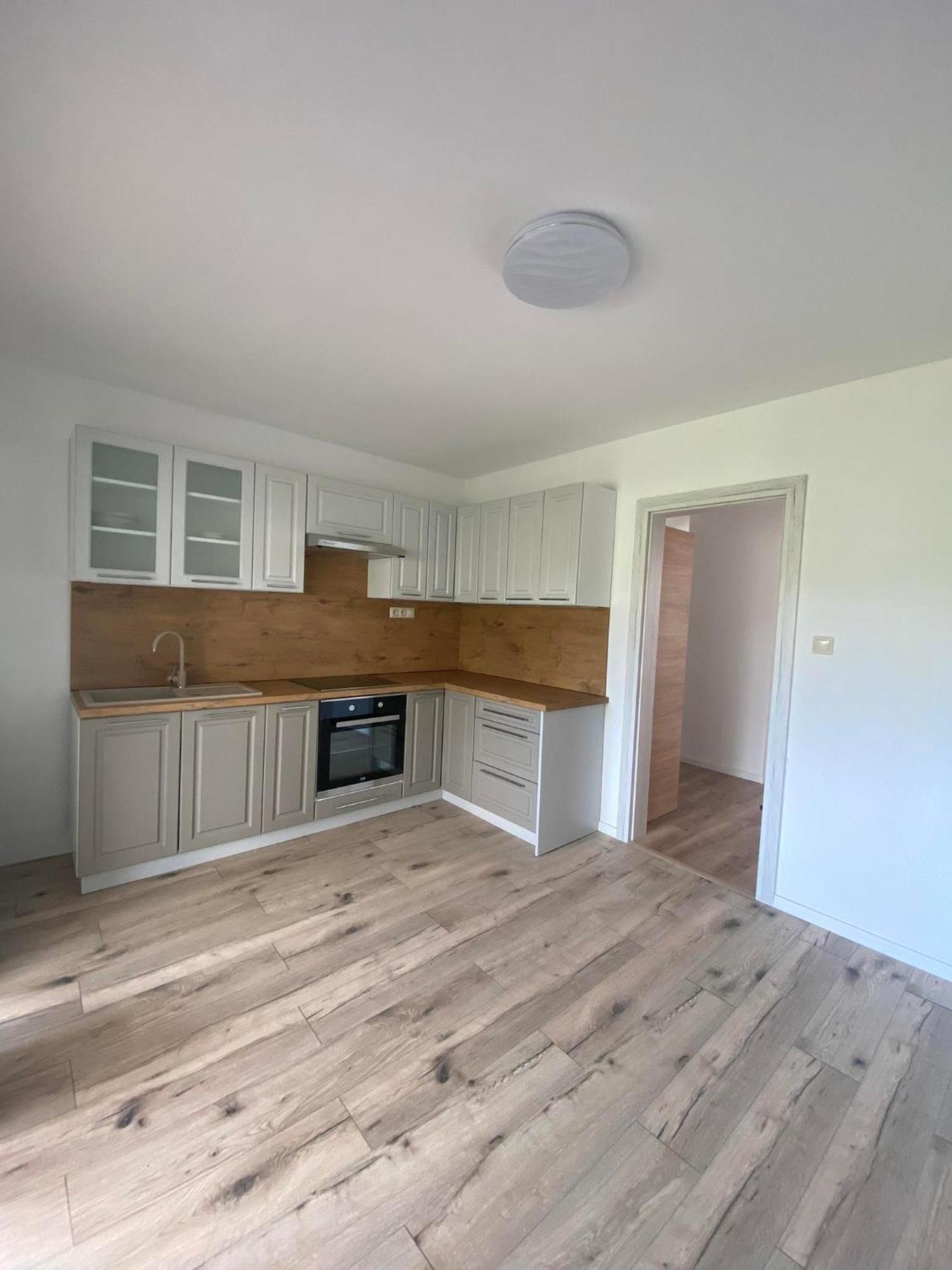 Apartman Nikol Prievidza Exteriör bild
