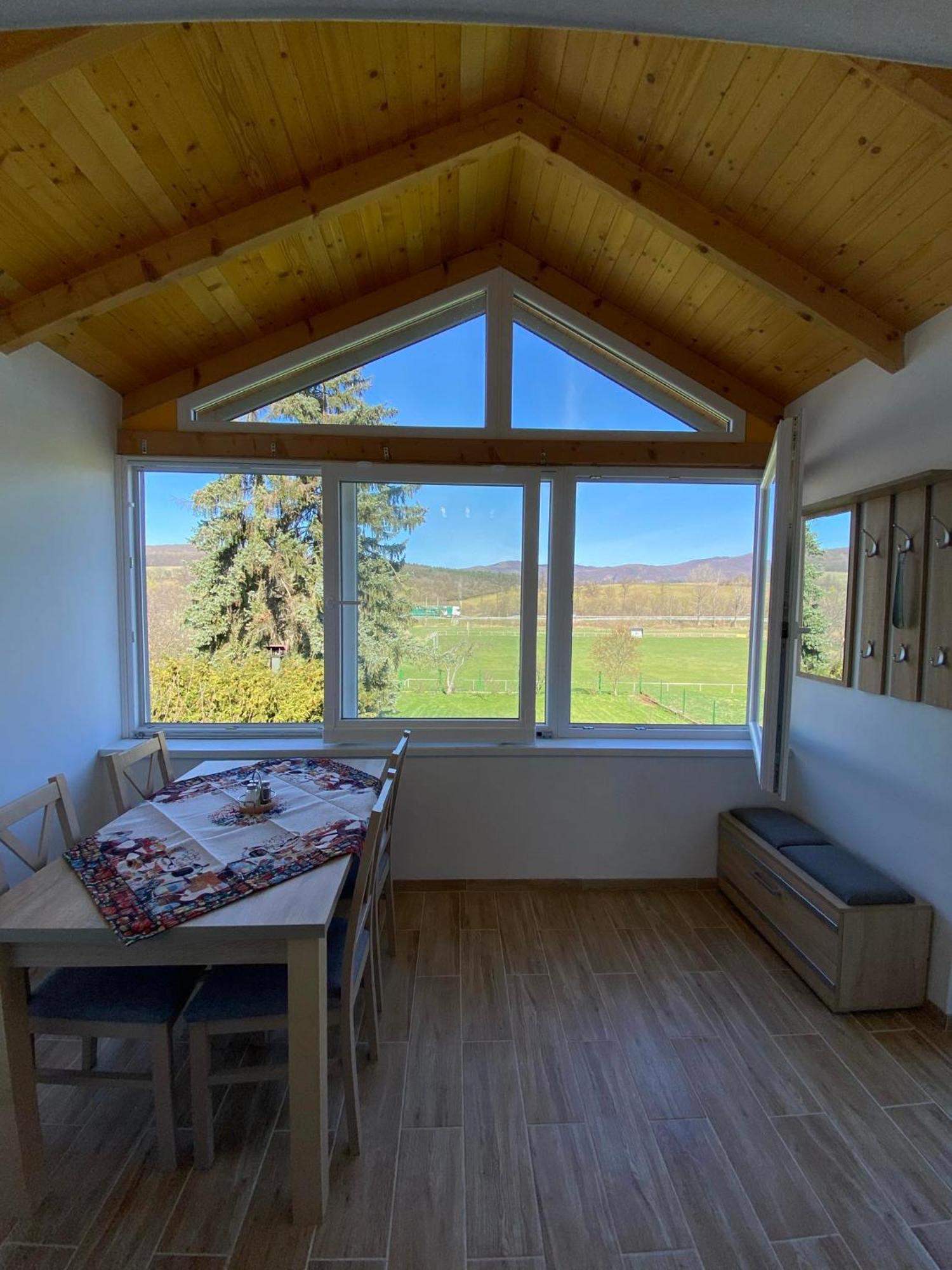 Apartman Nikol Prievidza Exteriör bild